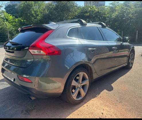 VOLVO V40 2.0 T4 DYNAMIC TURBO GASOLINA 4P AUTOMÁTICO